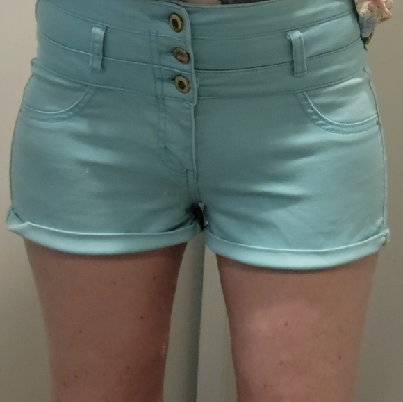Women's Shorts Bundle Sizes 4 and 5 - Picture 7 of 13